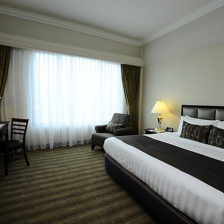 The Katerina Hotel Batu Pahat Room photo