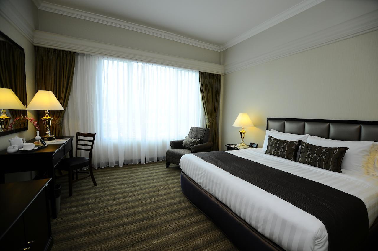 The Katerina Hotel Batu Pahat Room photo